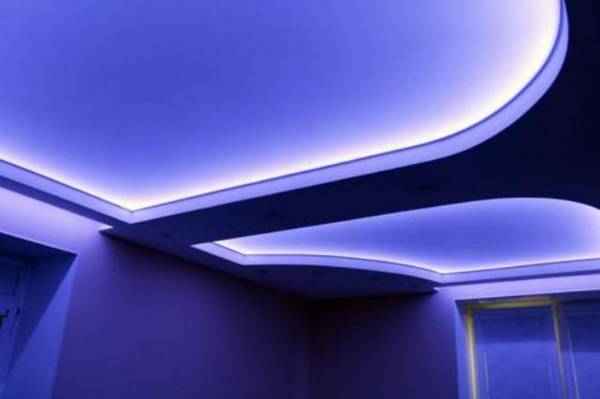 Что собой представляет и как делается гипсокартонный потолок с подсветкой? - фото