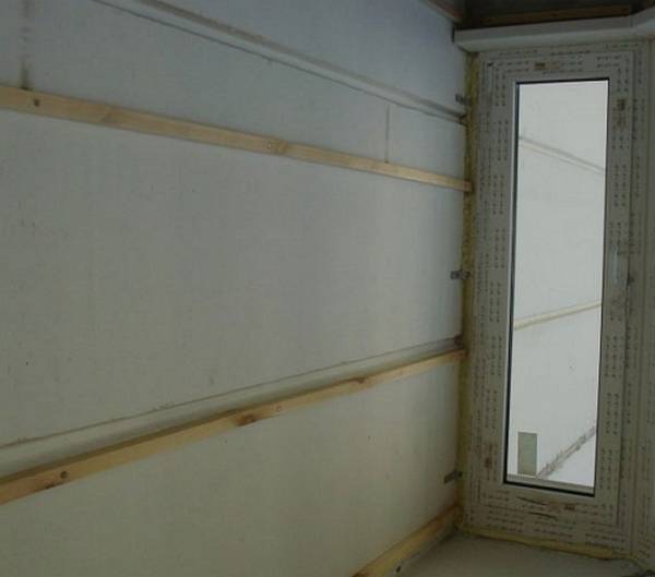 Внутренняя и наружная отделка балкона с фото