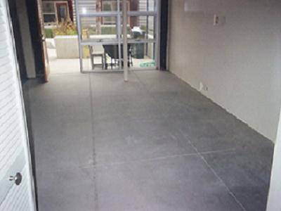 Как залить бетонный пол в деревянном доме: преимущества, технология процесс ... - фото
