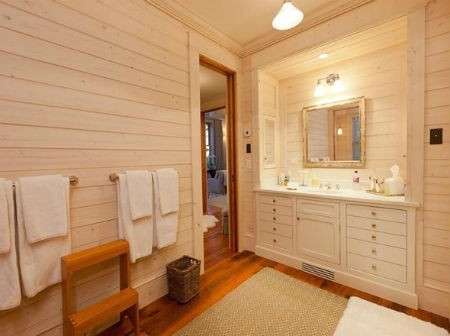 Отделка ванной комнаты деревом: выбор материала с фото