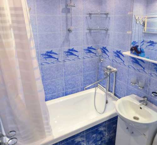 Панели ПВХ с фризом для ванной комнаты  виды, характеристики и монтаж - фото